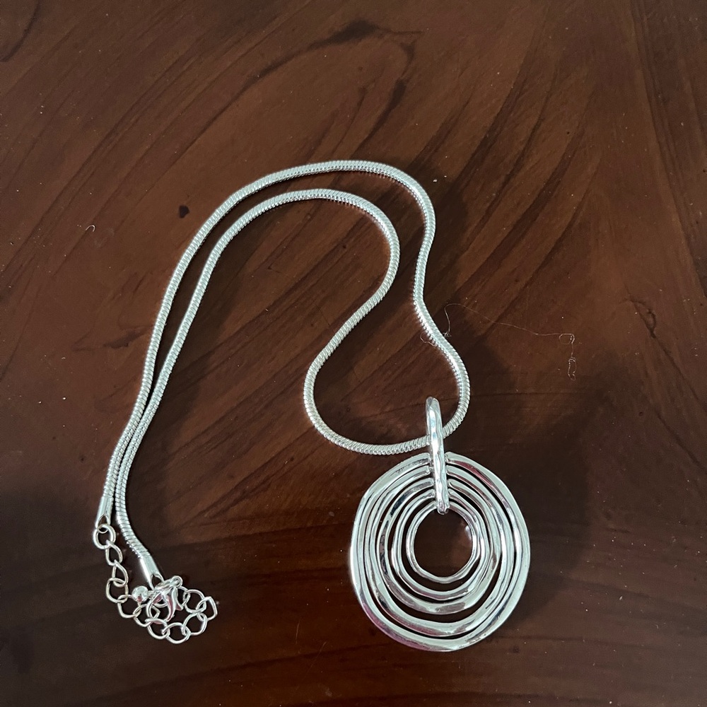 Elegant Silver Pendant Necklace